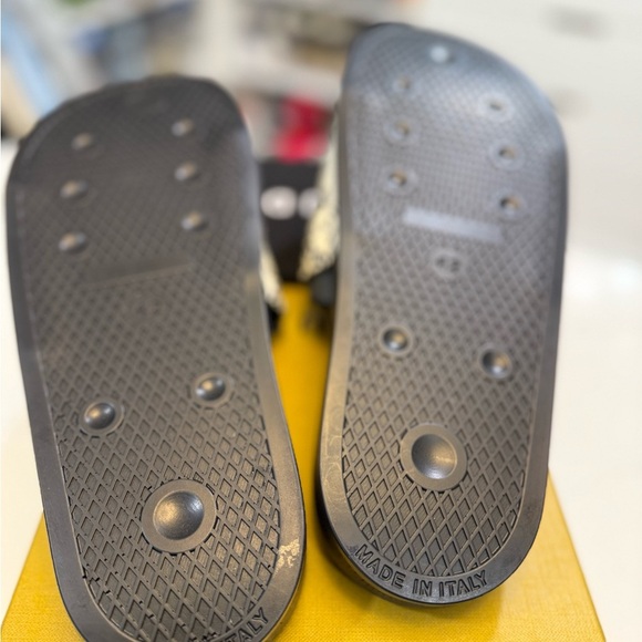 Rhude Black and Cream Slide Sandals - New! - Picture 7 of 11